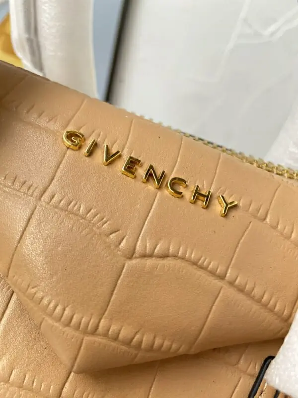 givenchy aaa qualite sac a main  pour femme s_11b55353